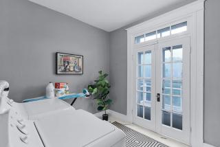 Spacious Modern 5BR Home Near Downtown St Louis - 4