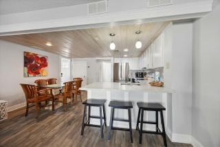 Spacious Villa Stroll to the Beach - 3