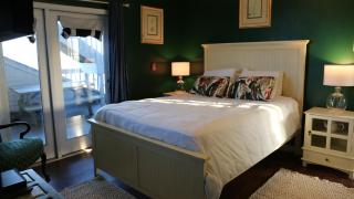 Tavern On The Bay Hotel - Lucky Luciano Suite - Somers Point - 5