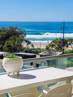 Balcony by the Beach - Gold Coast - 0
