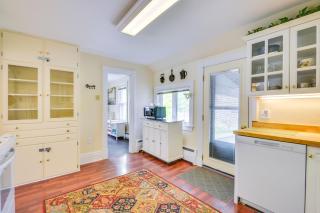 Walk to St Lawrence River Clayton Apt with Porch! - Clayton - 2
