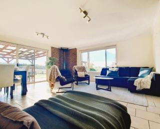Alpine Vista Large Family Holiday Home - Coolamatong - 7