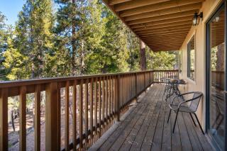 Yosemite Quail - Nestled in with a View - Yosemite West - 2