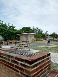 Homey Apartment with Olympic-sized pools - Lapu Lapu City - 3