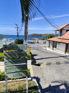 TOP 1 QUARTO com ESTACIONAMENTO em Condomínio com VISTA INCRIVEL - PORTARIA 24h, PISCINA, Sauna e Parquinho Infantil - Apartamento com Ar condicionado, Smart TV, Wi-Fi, Cozinha Completa - São Pedro da Aldeia - 2