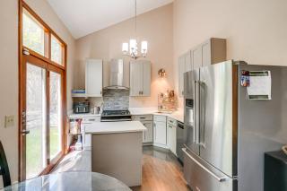 Apt within Townhome Albany Estate with Yard Access - Slingerlands - 3