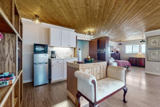 Coastal Garden Cottage - Clinton - 2