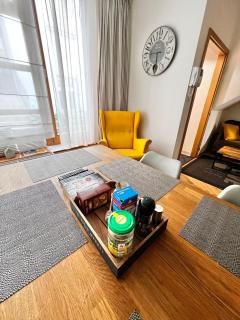 Old Town Apartment - Terrace & Parking - Praga - 1