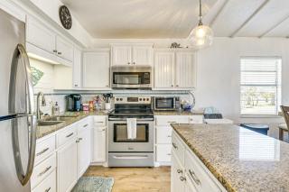 Walk to Beach Ocean-View Home with Deck in Freeport - Red Fish Cove - 4