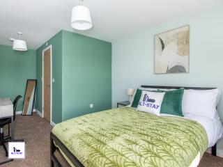 4 Bed 5 Bath - Ledger House By Alt-Stay Accommodation - Sleeps 10 - Ideal For Contractors - Long Stays Welcome - Lofthouse - 5
