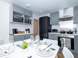 4 Bed 5 Bath - Ledger House By Alt-Stay Accommodation - Sleeps 10 - Ideal For Contractors - Long Stays Welcome - Lofthouse - 0