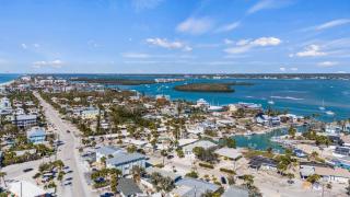 1 Bed Cottage Walk to Beach, Bikes, Kayaks, Beach Gear, Fishing - Englewood - 8