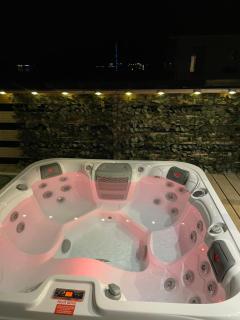 Award winning Serenity Lodge with outstanding lakeside views from the hot tub , at Tallington Lakes Leisure Park, Stamford - Tallington - 7
