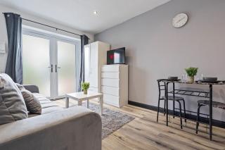 Comfy Garden Studio in Banbury with Modern Amenities and Fast Wifi - 0
