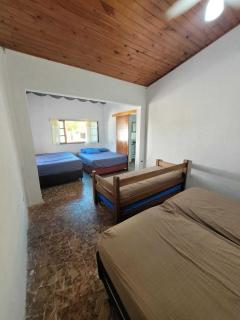 Casa c pisc, churrasq, pet friendly a 200m do mar - Itanhaém - 2
