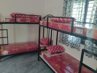 LADIES Hostel - Cochin - 1