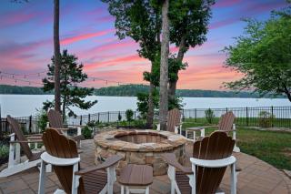 Spacious Waterfront Home on Lake Norman with Firepit Views and Dock Access - Sherrills Ford - 9