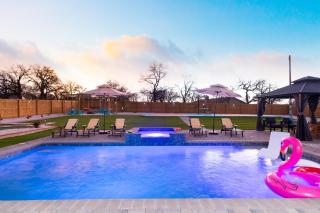Luxpoolpickleballgolfsleeps205min To Main - Fredericksburg - 2