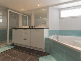 Gîte rénové près de la mer avec jardin clos, cheminée, Wifi et équipements bébé inclus. - FR-1-306-879 - 1