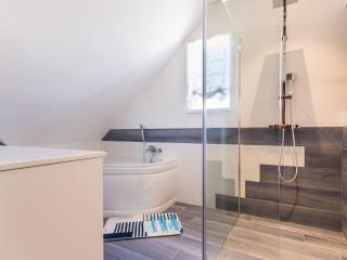 Maison moderne à 100m de la mer avec jardin clos, garage, WiFi, proche camping avec commerces, animaux OK - FR-1-306-1205 - 2