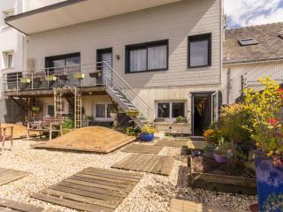 Maison de ville à St Nazaire, près du front de mer, climatisée, 3 chambres avec sdb privatives, WiFi - FR-1-306-1203 - 1