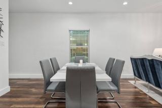 New Build 3 BR Dallas Home w Sunset Views Rooftop! - 8