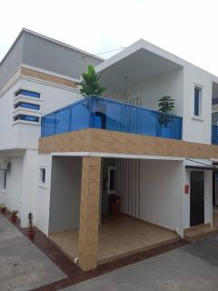 High five Apartment - Akowonjo - 9