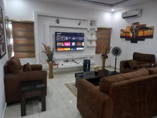 High five Apartment - Akowonjo - 0