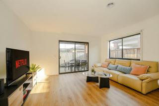 Stylish & Perfect for Relaxation - Melton South - 9