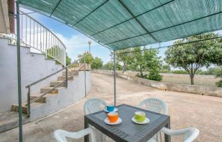 4 Bedroom Awesome Home In Modica - 2