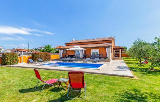 2 Bedroom Stunning Home In Skatari - Šikići - 0