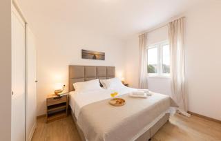 Stunning Home In Zadvarje - Zadvarje - 1