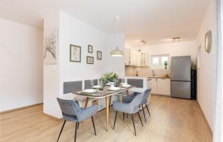 Stunning Home In Zadvarje - 3