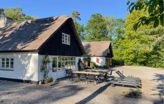 7 Bedroom Awesome Home In Ørum Djurs - - 2
