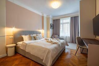 Elegant 3BR Flat Steps from Romanian Athenaeum - Bucareste - 8