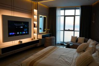 Beachfront , luxurious 2 bedrooms with sea view - Ajman - 4