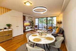 Central Parra Stylish 2Bedroom Apt 5-Min Walk to Station Private Big Car Park - Sydney - 5