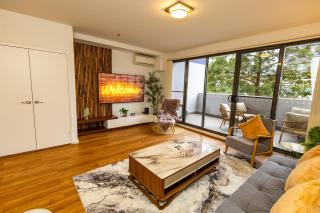 Central Parra Stylish 2Bedroom Apt 5-Min Walk to Station Private Big Car Park - Sydney - 6