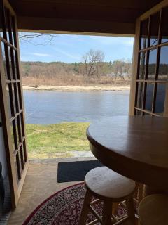 Riverside Cabin with Great Location and Beautiful Views - Lisbon - 9