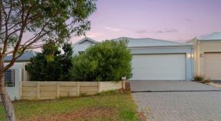Coastal Retreat in Scarborough - Perth - 8