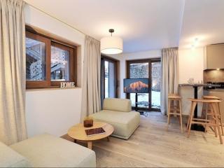 Courchevel Le Praz: Appart 36m², 2 adultes + 2 enfants, Wifi, Parking - FR-1-568-56 - Courchevel - 0