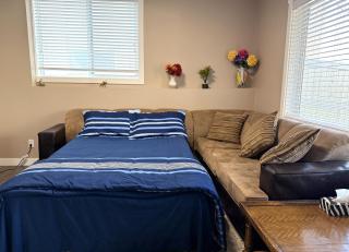 Spacious Private Walkout Entire Suite Close to YYC, DT, Shops, Stampede & Mountains with many Amenities in Panorama Hills NW - 4 Can Sleep - 1