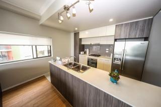 Spacious 3 bedroom apt lift access near Parramatta - Northmead - 4