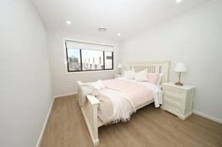 Superb bnew 4 Bedroom House in Box Hill - Riverstone - 3