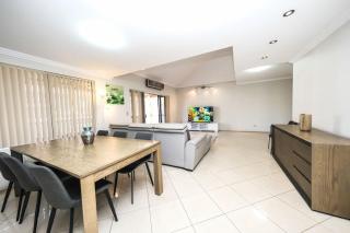 Two Level 3 Bedroom Penthouse in Sydney Liverpool - Liverpool - 4