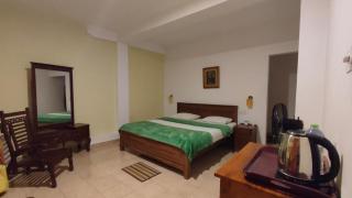 Blue sky Guest House and Restaurant - Nallathanniya - 0