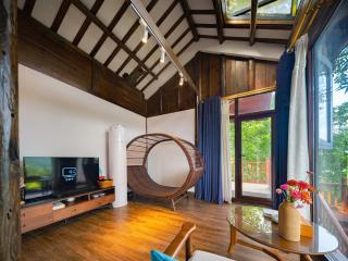 Zhangjiajie Ldyllic Pondside Timber Lodge - 1