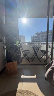 Lindo departamento, muy cerca del Movistar Arena, con 2 estaciones del metro cerca, parking de reserva interior - Santiago - 0