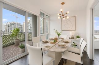 Prestige Living Spacious 2BR High-Rise with Skyline Views - Vancouver - 7