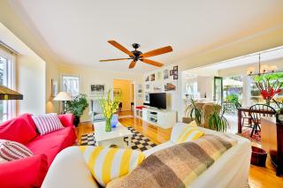 Sunny Gardens A Classic La Jolla Beach Home Close to Wind n Sea Beach - 2